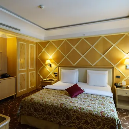 Splendid Conference & Hotel