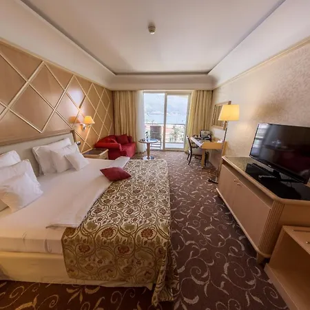 Splendid Conference & Hotel 5*