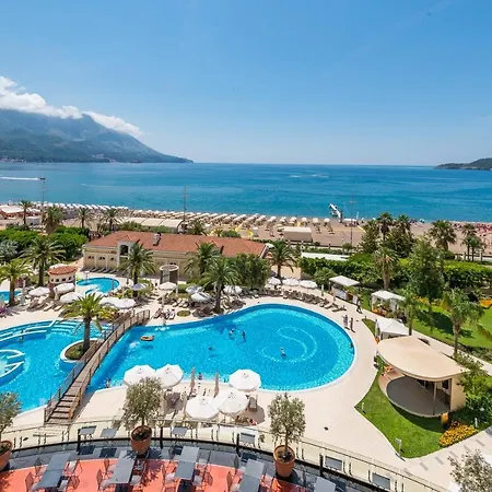 Splendid Conference & Hotel 5*