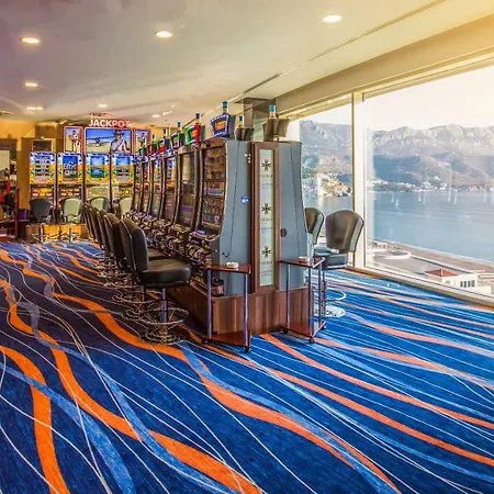 Splendid Conference & Hotel